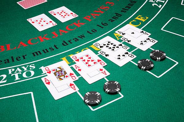 Comparing Games at a Singapore online casino